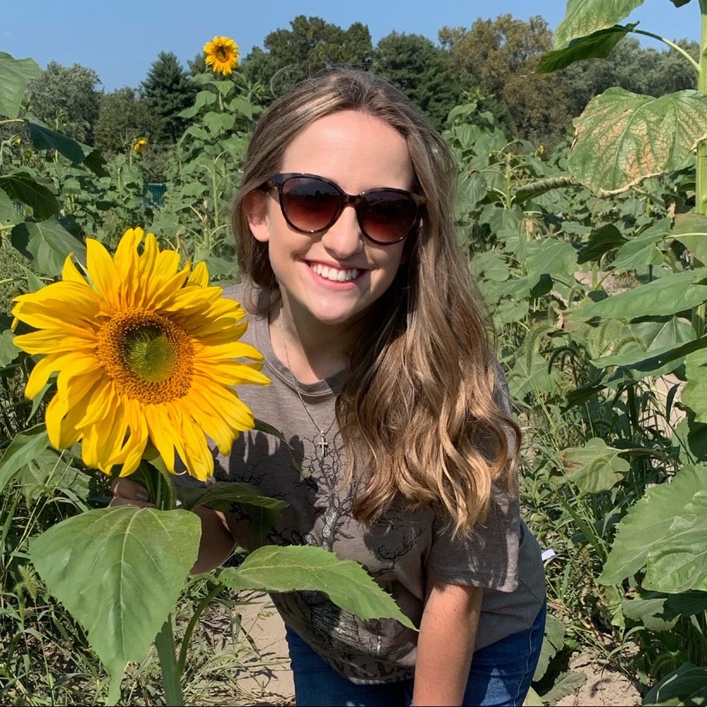 Meet your Posher, Emily